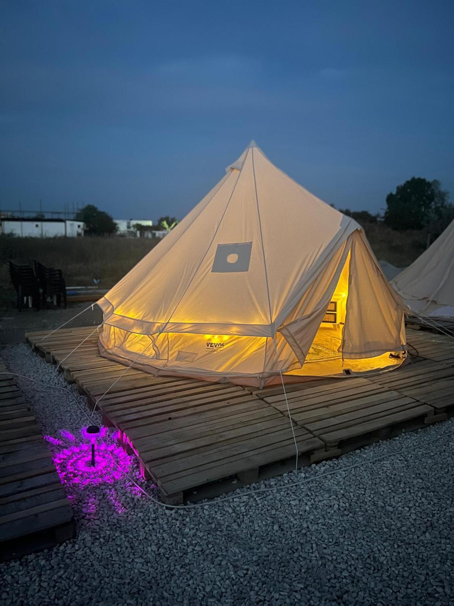 Meme Glamping Hotell Corbu  Rom bilde